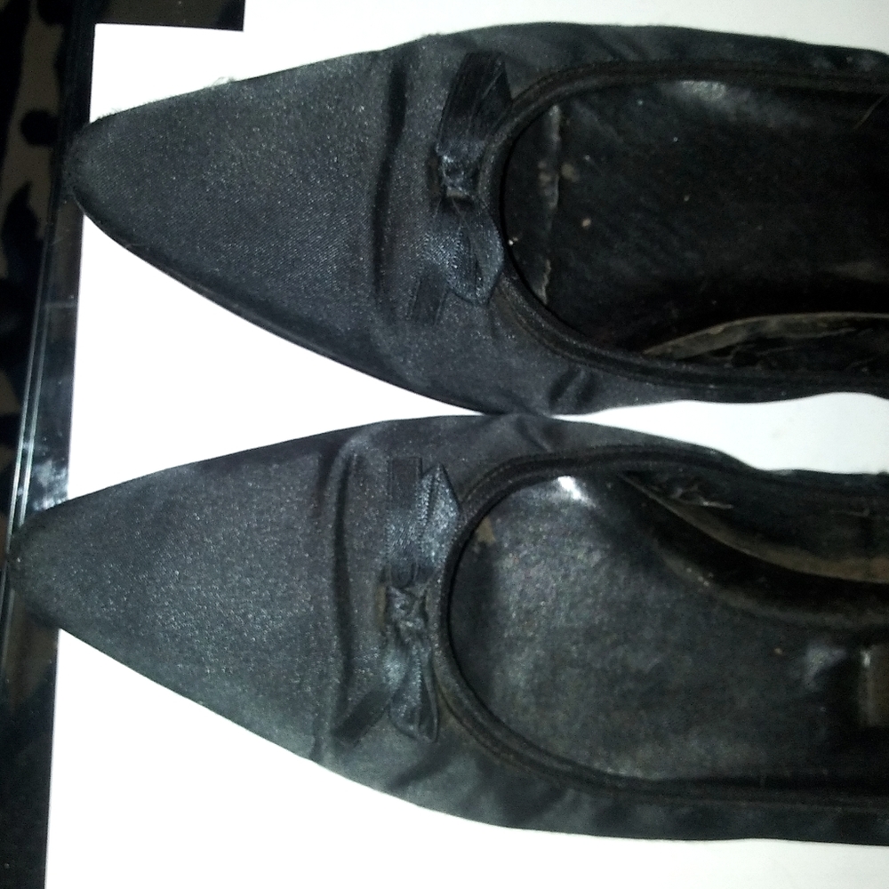 Satin fabric pointy toe flats 8.5